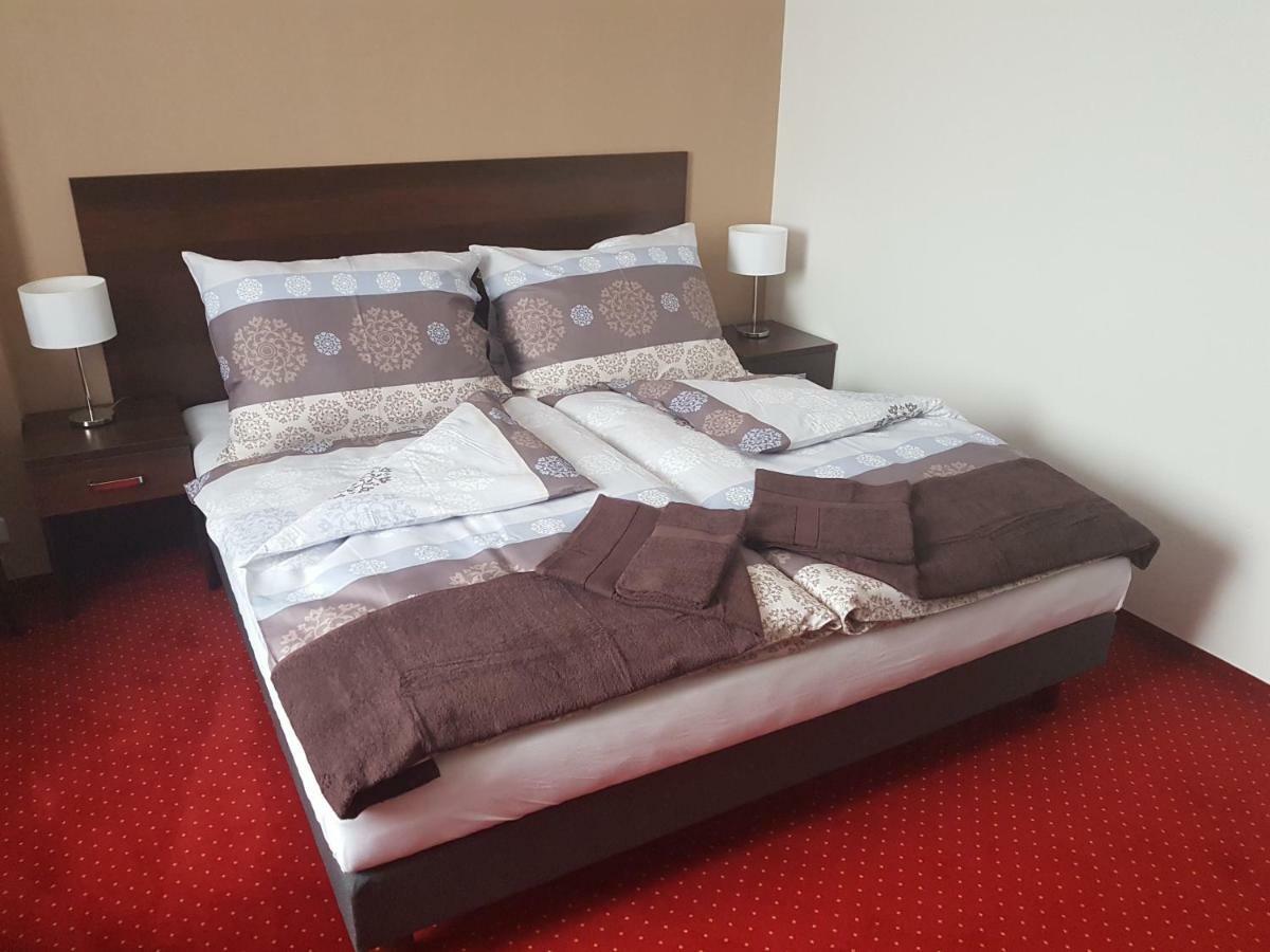 Wellness Hotel Harmonie Třeboň 外观 照片