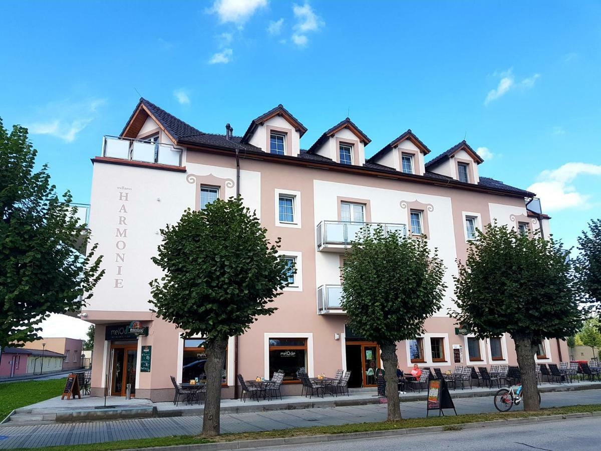 Wellness Hotel Harmonie Třeboň 外观 照片